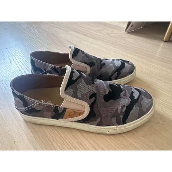 OluKai‎ Women's Pehuea Pai Shoes, Size 9 - Picture 2 of 4